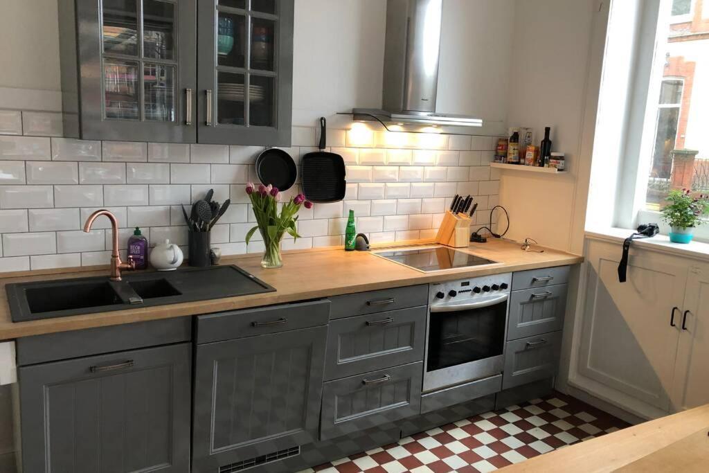 Grosszuegige 185M2-Altbauwohnung In Bestlage 7Zimmer-2Baeder-2Kuechen-2Wcs Hamburg Kültér fotó