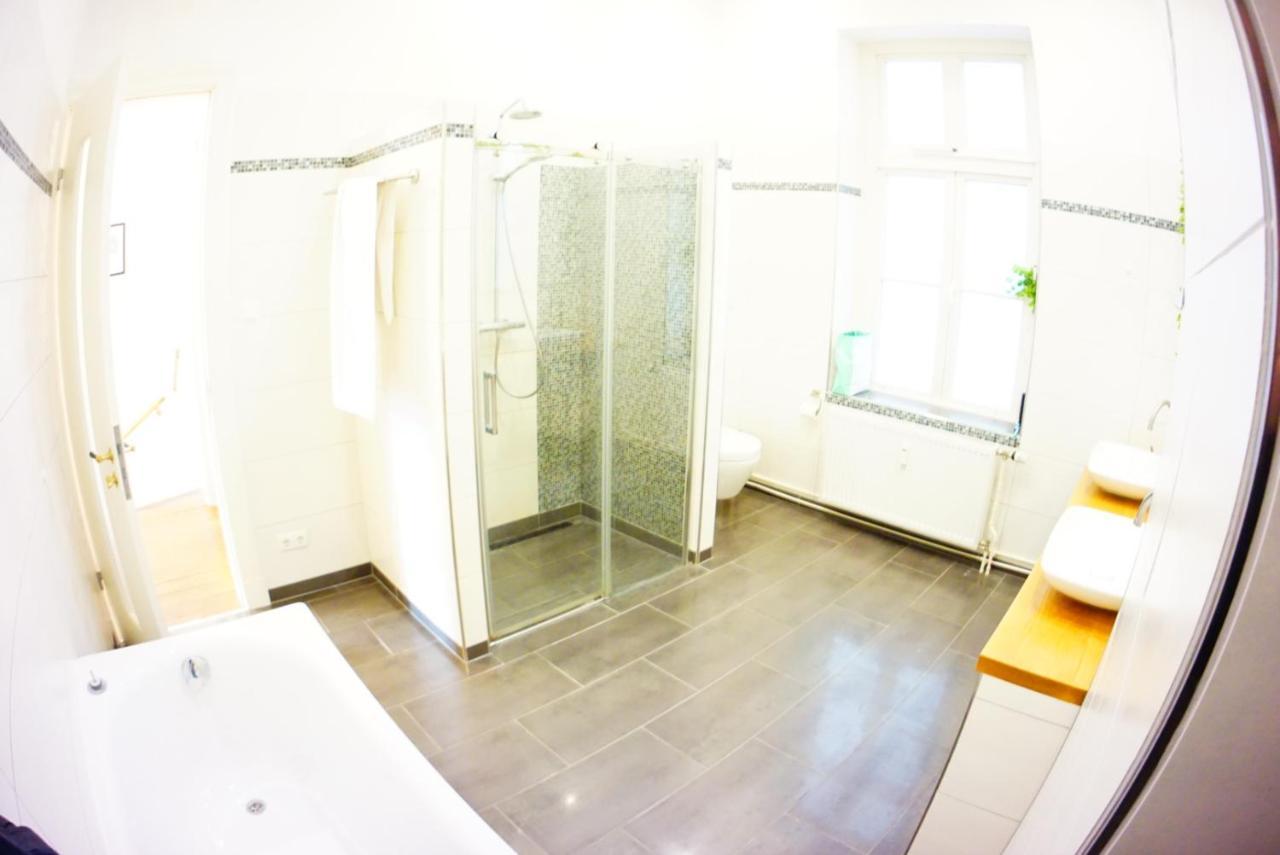 Grosszuegige 185M2-Altbauwohnung In Bestlage 7Zimmer-2Baeder-2Kuechen-2Wcs Hamburg Kültér fotó