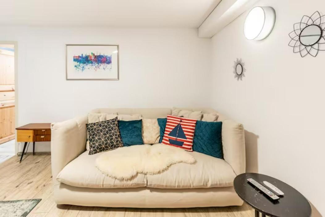 Grosszuegige 185M2-Altbauwohnung In Bestlage 7Zimmer-2Baeder-2Kuechen-2Wcs Hamburg Kültér fotó